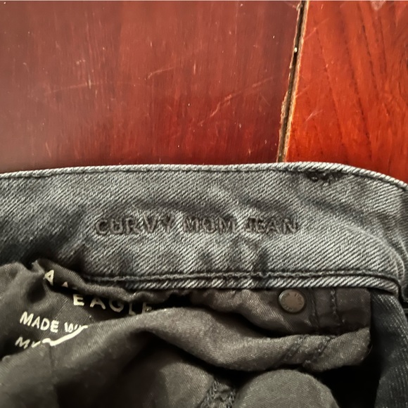 Curvy Mom Jeans with Stretch - Picture 4 of 4